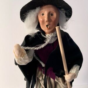 Vintage 2001..BYER’S CHOICE LTD…collectable figure